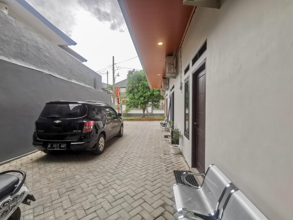 RedDoorz @ Jalan Urip Sumoharjo Lampung Hotel Bandar Lampung Bagian luar foto